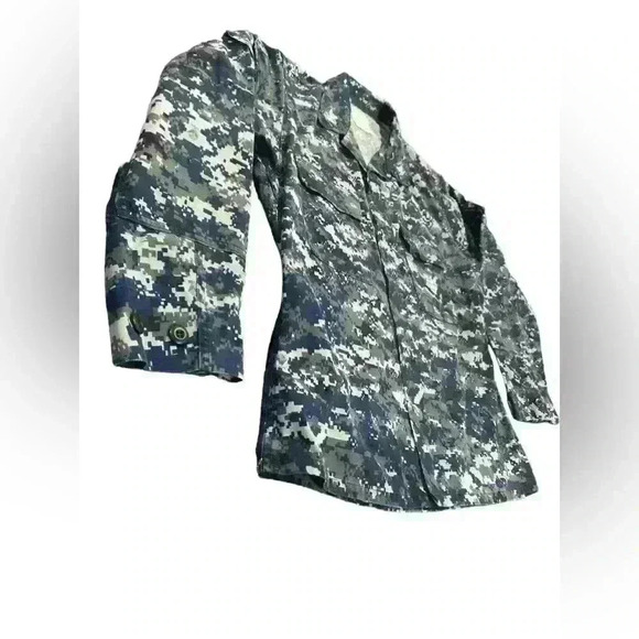 U.S. Navy Issued Button Down Jacket Embroidered Digital Camo Size Medium-Regular - Picture 2 of 7